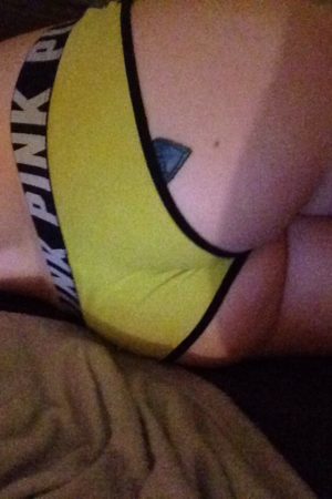 Je me trouve trop bonne là, faut que ça serve Samia - rencontre-Milf-Marseille