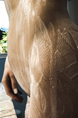 J’ai mis ma robe jaune ce matin et là franchement j’me trouve trop bien Naïma - rencontre-Milf-Marseille