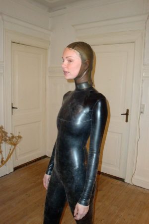 Louise, 28 ans, recherche une histoire amicale à Antibes Louise - rencontre-Teen-Antibes