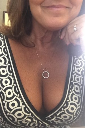 Vivre la nudité à deux, c’est mieux Emilie - rencontre-Naturiste-Quimper